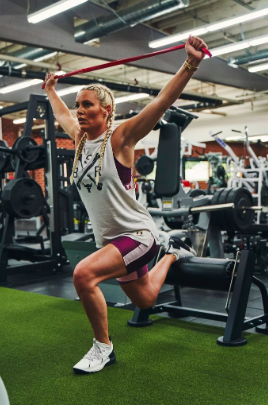 Lindsey Vonn’s 5 Favorite Home Bodyweight Exercises — Plus, Watch Her Slay the Weights
